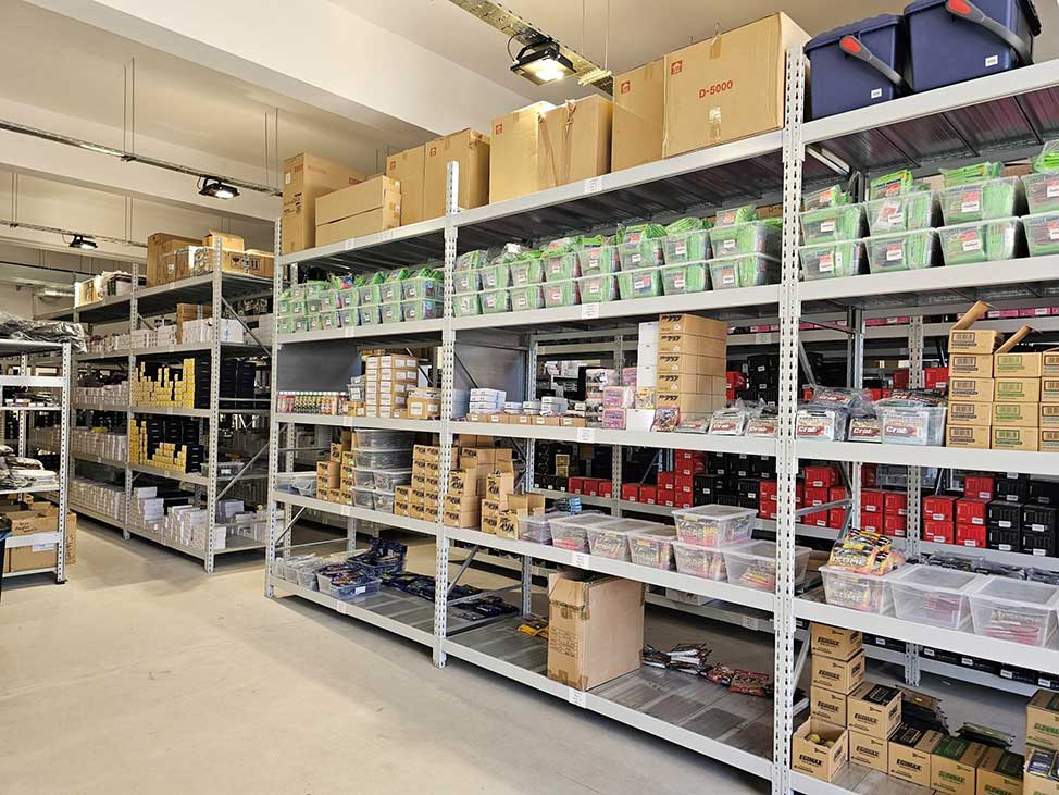 Medium picking shelves 600kg per level, Cyprus